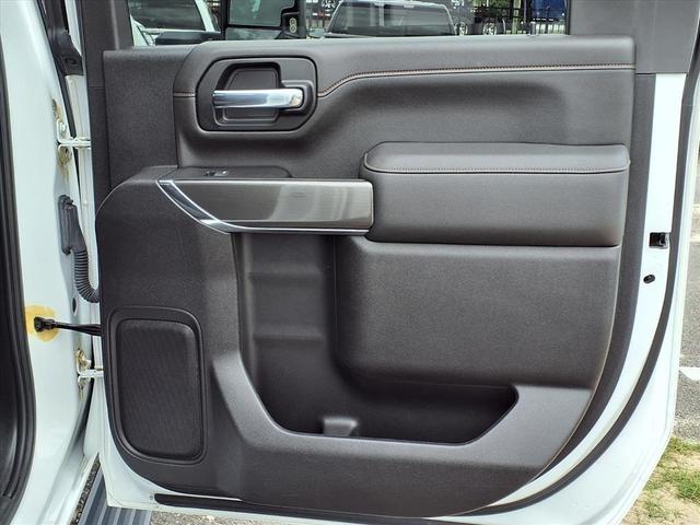 Photo of 2022 Summit White GMC Sierra 2500