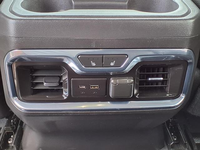 Photo of 2021 White GMC Sierra 2500