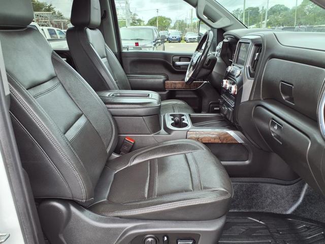 Photo of 2021 White GMC Sierra 2500