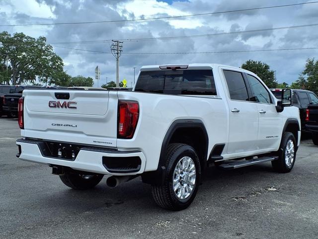 Photo of 2021 White GMC Sierra 2500