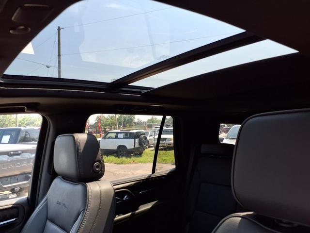 Photo of 2024 Onyx Black GMC Yukon