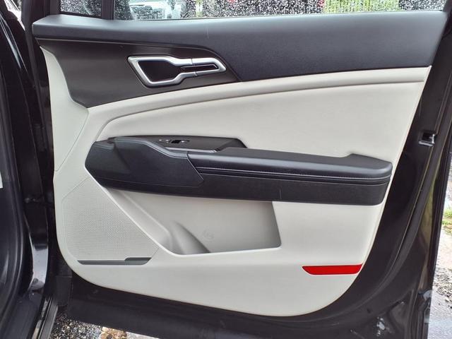 Photo of 2024 Ebony Black Kia Sportage