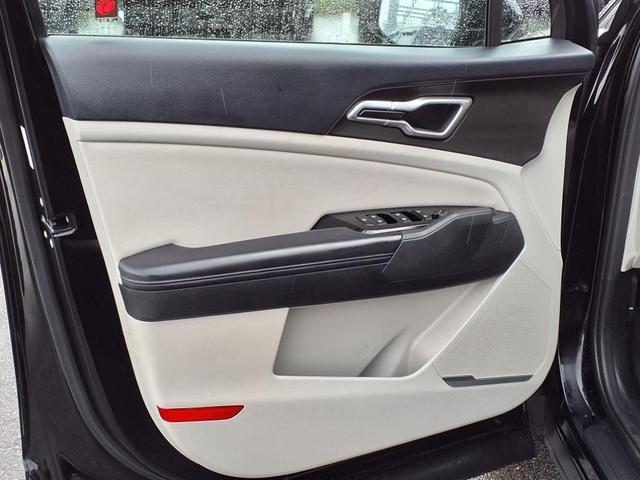 Photo of 2024 Ebony Black Kia Sportage