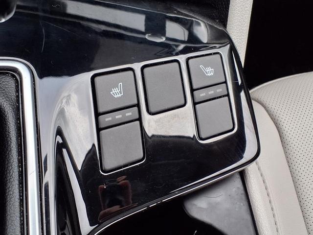 Photo of 2024 Ebony Black Kia Sportage