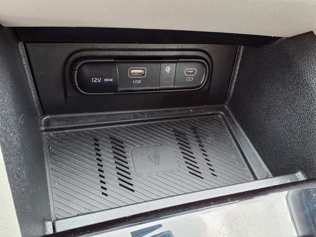 Photo of 2024 Ebony Black Kia Sportage