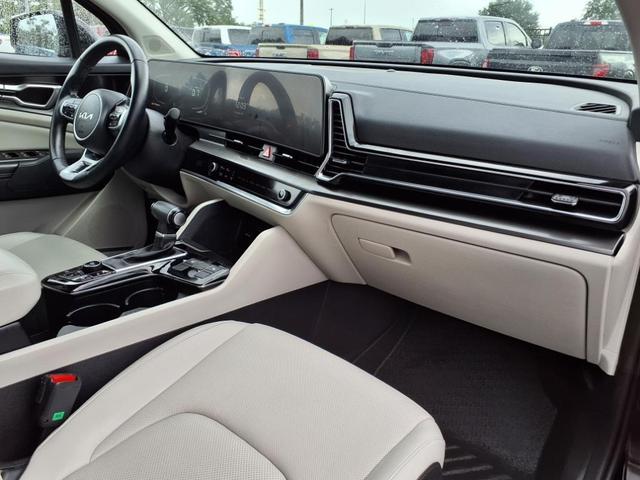 Photo of 2024 Ebony Black Kia Sportage