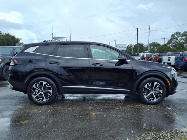 Photo of 2024 Ebony Black Kia Sportage