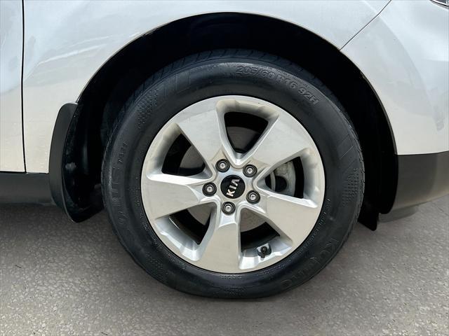 Photo of 2017 Bright Silver Kia Soul