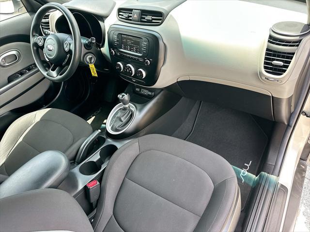 Photo of 2017 Bright Silver Kia Soul