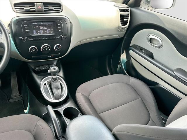 Photo of 2017 Bright Silver Kia Soul