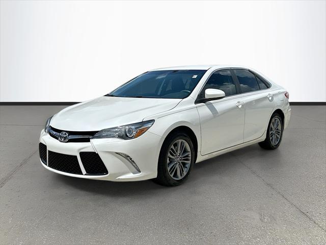 Photo of 2017 White Toyota Camry