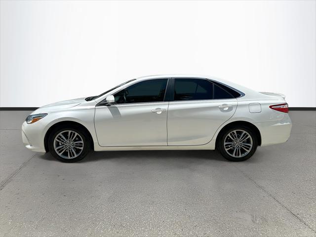 Photo of 2017 White Toyota Camry