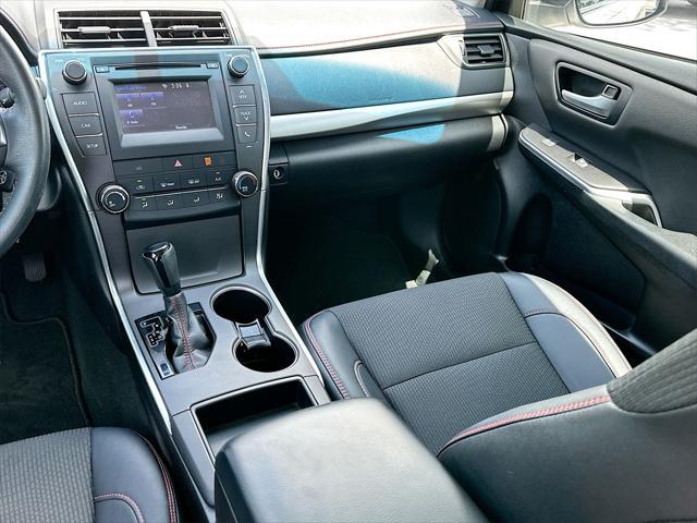 Photo of 2017 White Toyota Camry