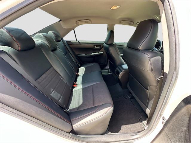 Photo of 2017 White Toyota Camry