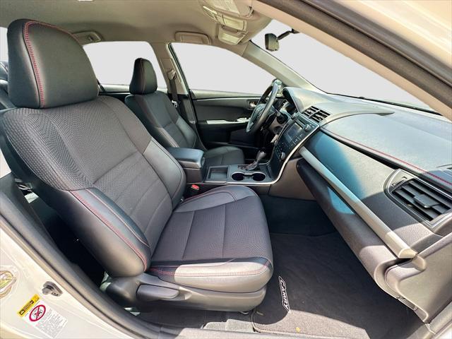 Photo of 2017 White Toyota Camry