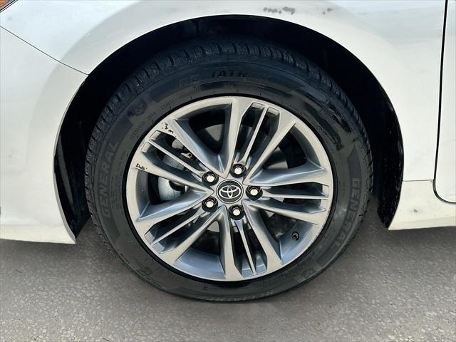 Photo of 2017 White Toyota Camry