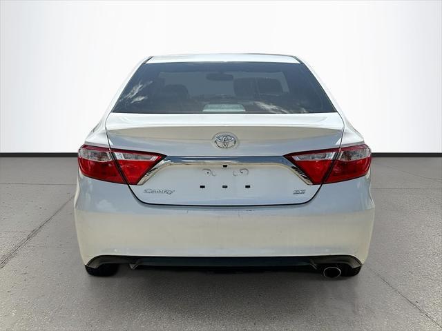 Photo of 2017 White Toyota Camry
