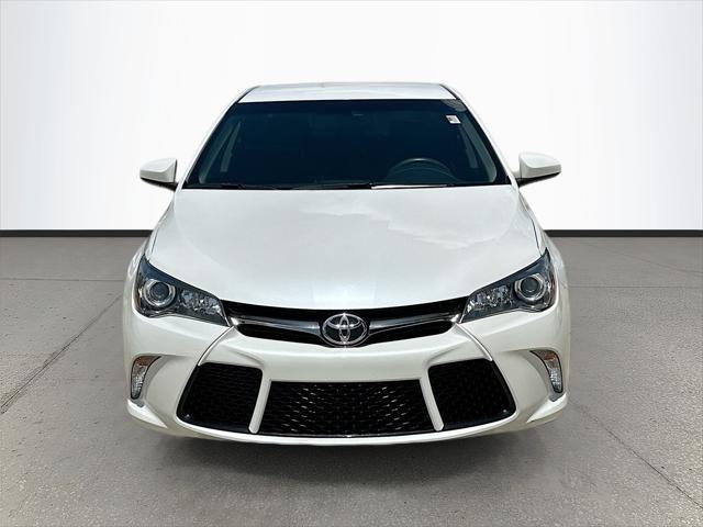 Photo of 2017 White Toyota Camry