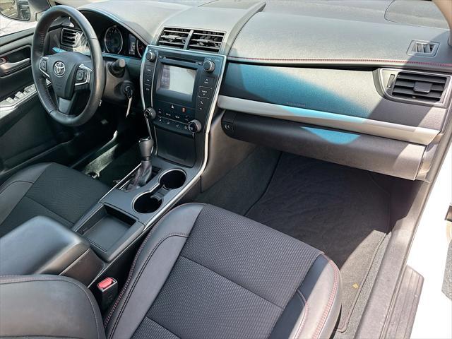Photo of 2017 White Toyota Camry