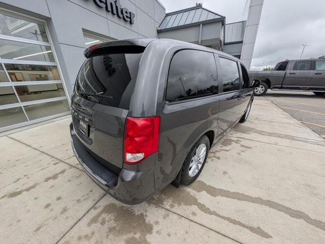Photo of 2019 Granite Crystal Clearcoat Metallic Dodge Grand Caravan