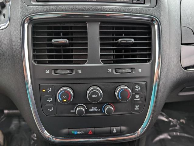 Photo of 2019 Granite Crystal Clearcoat Metallic Dodge Grand Caravan