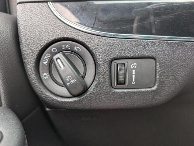 Photo of 2019 Granite Crystal Clearcoat Metallic Dodge Grand Caravan