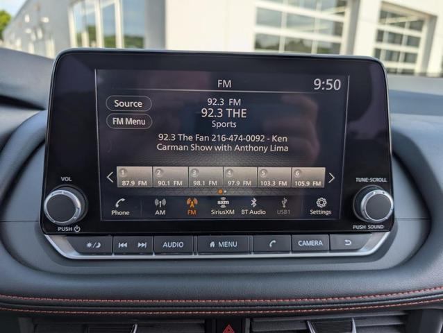 Photo of 2025 Black Nissan Rogue