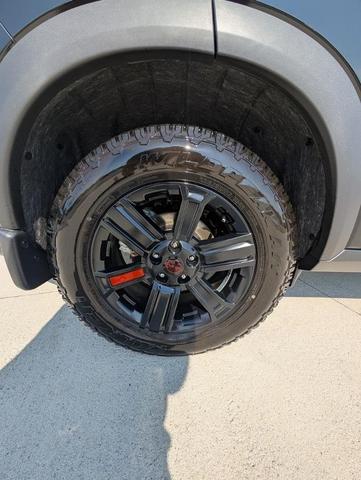 Photo of 2025 Black Nissan Rogue