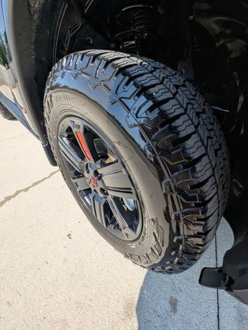Photo of 2025 Black Nissan Rogue