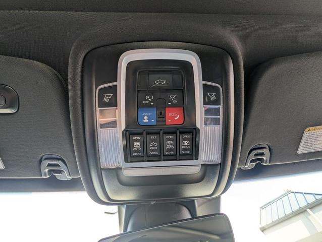 Photo of 2024 Bright White Clearcoat RAM 1500