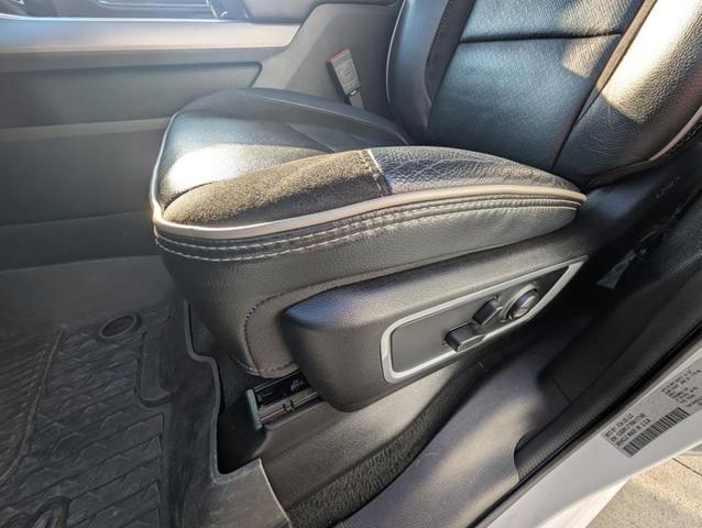 Photo of 2024 Bright White Clearcoat RAM 1500