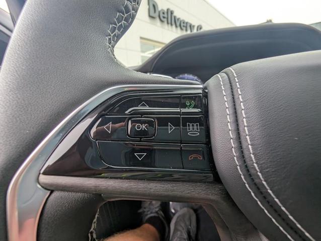 Photo of 2025 Bright White Jeep Grand Cherokee