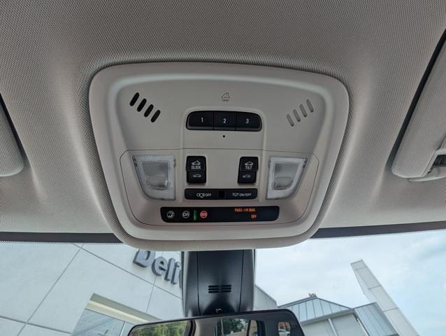 Photo of 2018 Satin Steel Metallic Chevrolet Traverse