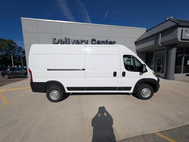 Photo of 2025 Bright White RAM ProMaster 2500