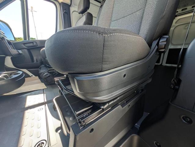 Photo of 2025 Bright White RAM ProMaster 2500