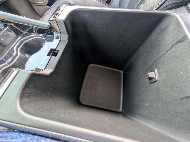 Photo of 2023 Metallic Jeep Grand Cherokee L