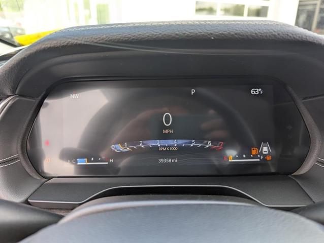 Photo of 2023 Metallic Jeep Grand Cherokee L