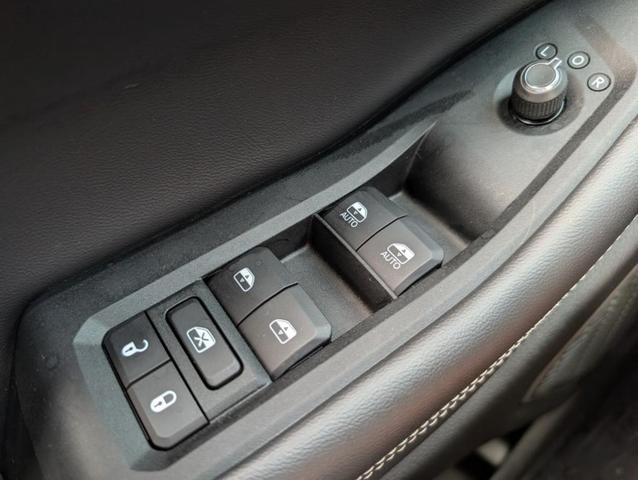 Photo of 2023 Metallic Jeep Grand Cherokee L