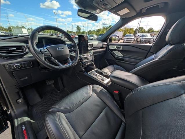 Photo of 2022 Agate Black Metallic Ford Explorer