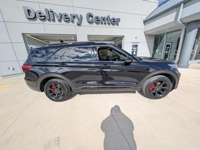 Photo of 2022 Agate Black Metallic Ford Explorer