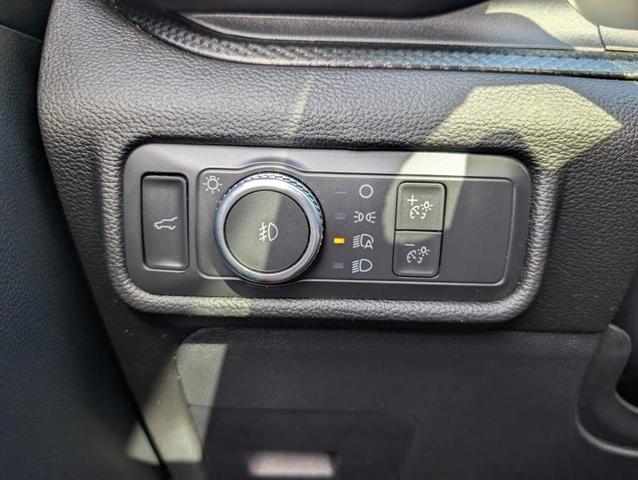 Photo of 2022 Agate Black Metallic Ford Explorer