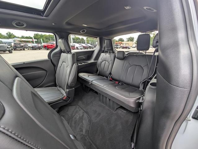 Photo of 2026 Bright White Chrysler Pacifica