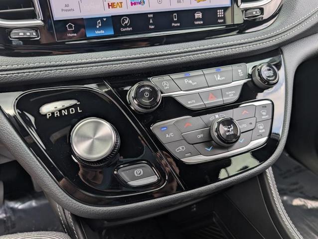 Photo of 2026 Bright White Chrysler Pacifica