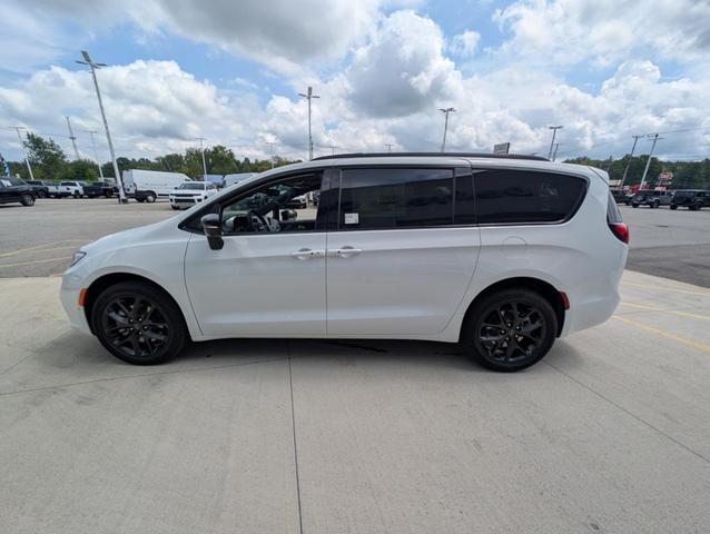 Photo of 2026 Bright White Chrysler Pacifica