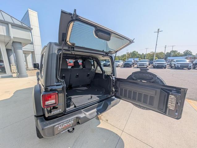 Photo of 2025 Black Jeep Wrangler