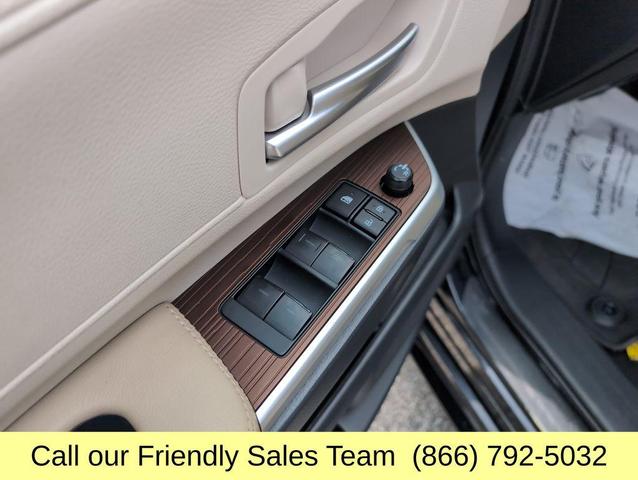 Photo of 2023 0218 Toyota Sienna