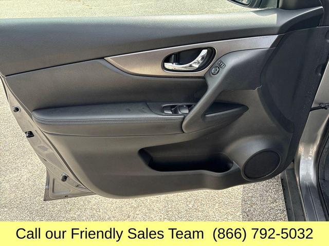 Photo of 2015 Gun Metallic Nissan Rogue
