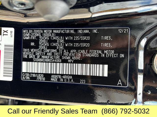 Photo of 2022 Midnight Black Metallic Toyota Highlander Hybrid