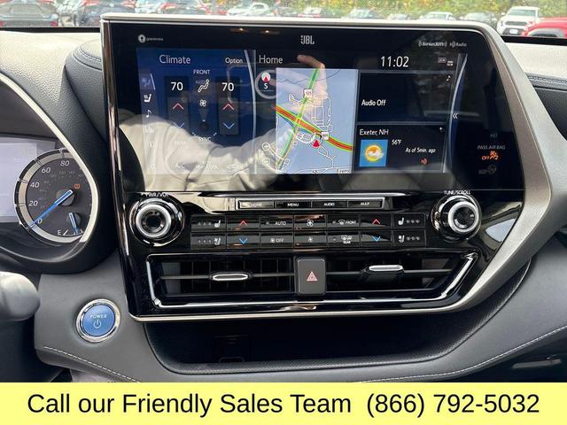 Photo of 2022 Midnight Black Metallic Toyota Highlander Hybrid