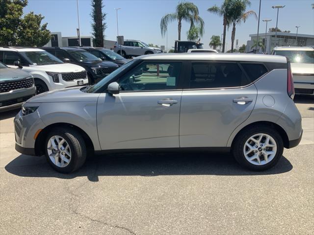 Photo of 2023 Steel Gray Kia Soul